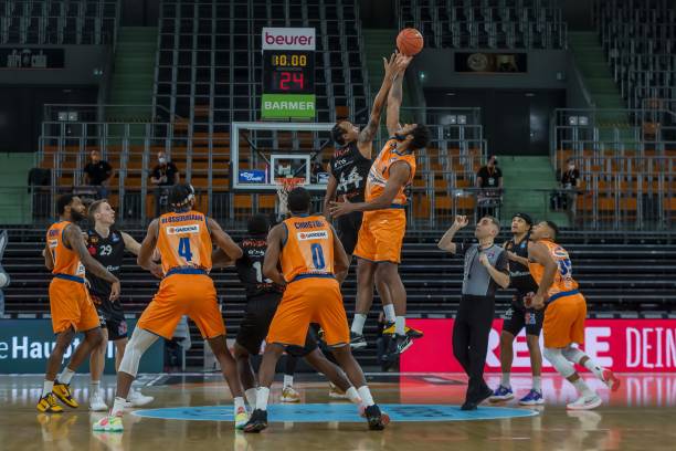 西的回升 西的回升