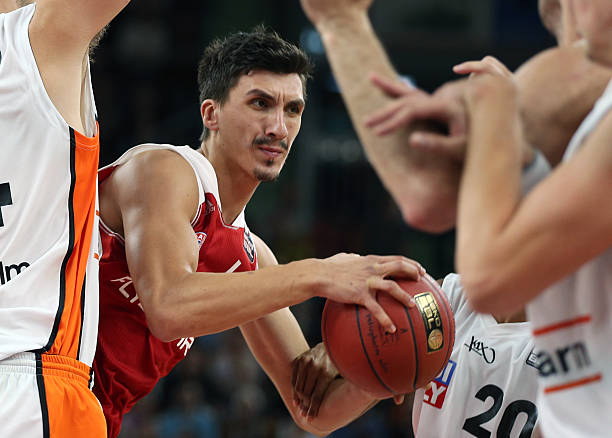 吉林队由于 吉林队由于