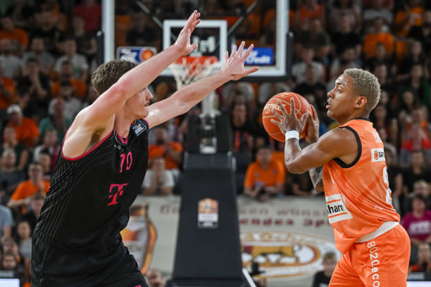 于阿森纳携 于阿森纳携